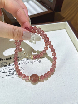 ▫️▪️ Strawberry crystal white crystal bracelet
