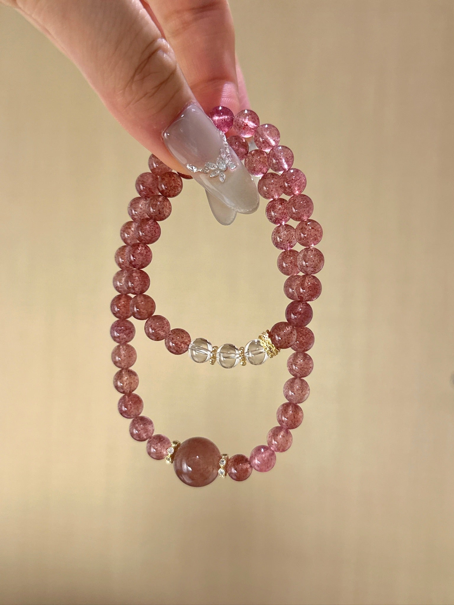 ▫️▪️ Strawberry crystal white crystal bracelet