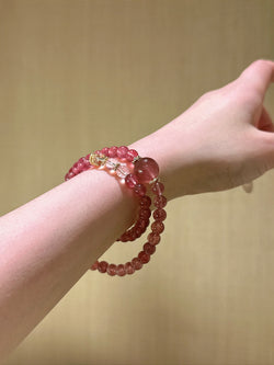 ▫️▪️ Strawberry crystal white crystal bracelet