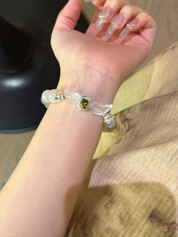 ▫️▪️ White moonlight, white crystal wings, green zircon, magic box bracelet