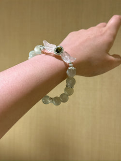 ▫️▪️ White moonlight, white crystal wings, green zircon, magic box bracelet