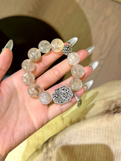 ▫️▪️ Small gum flower bracelets
