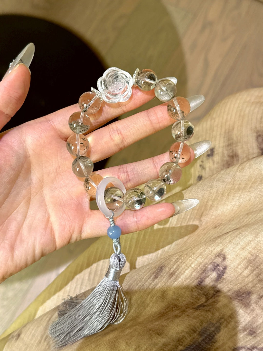 ▫️▪️ Green Ghost White Crystal Rose Bracelet