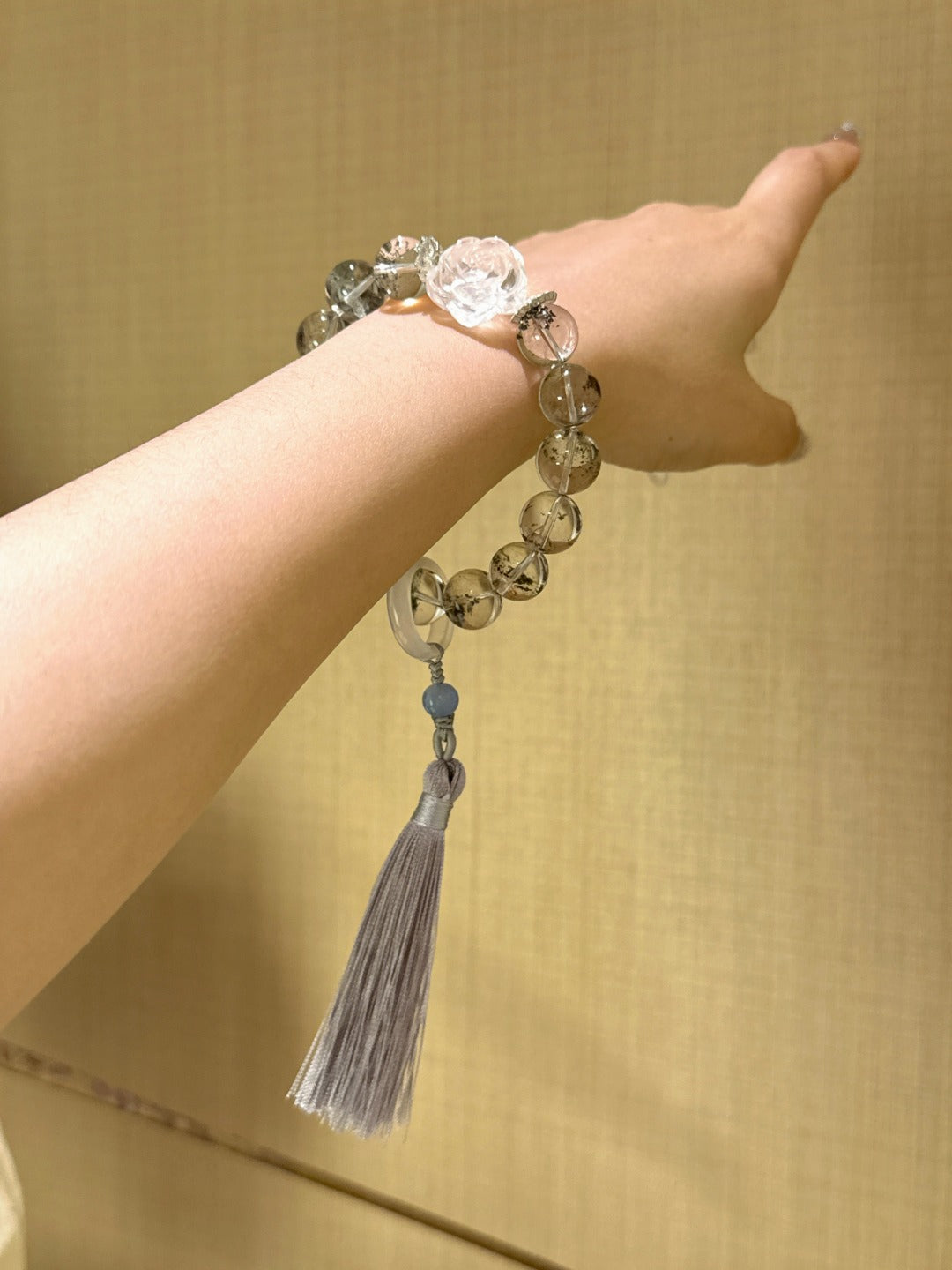 ▫️▪️ Green Ghost White Crystal Rose Bracelet