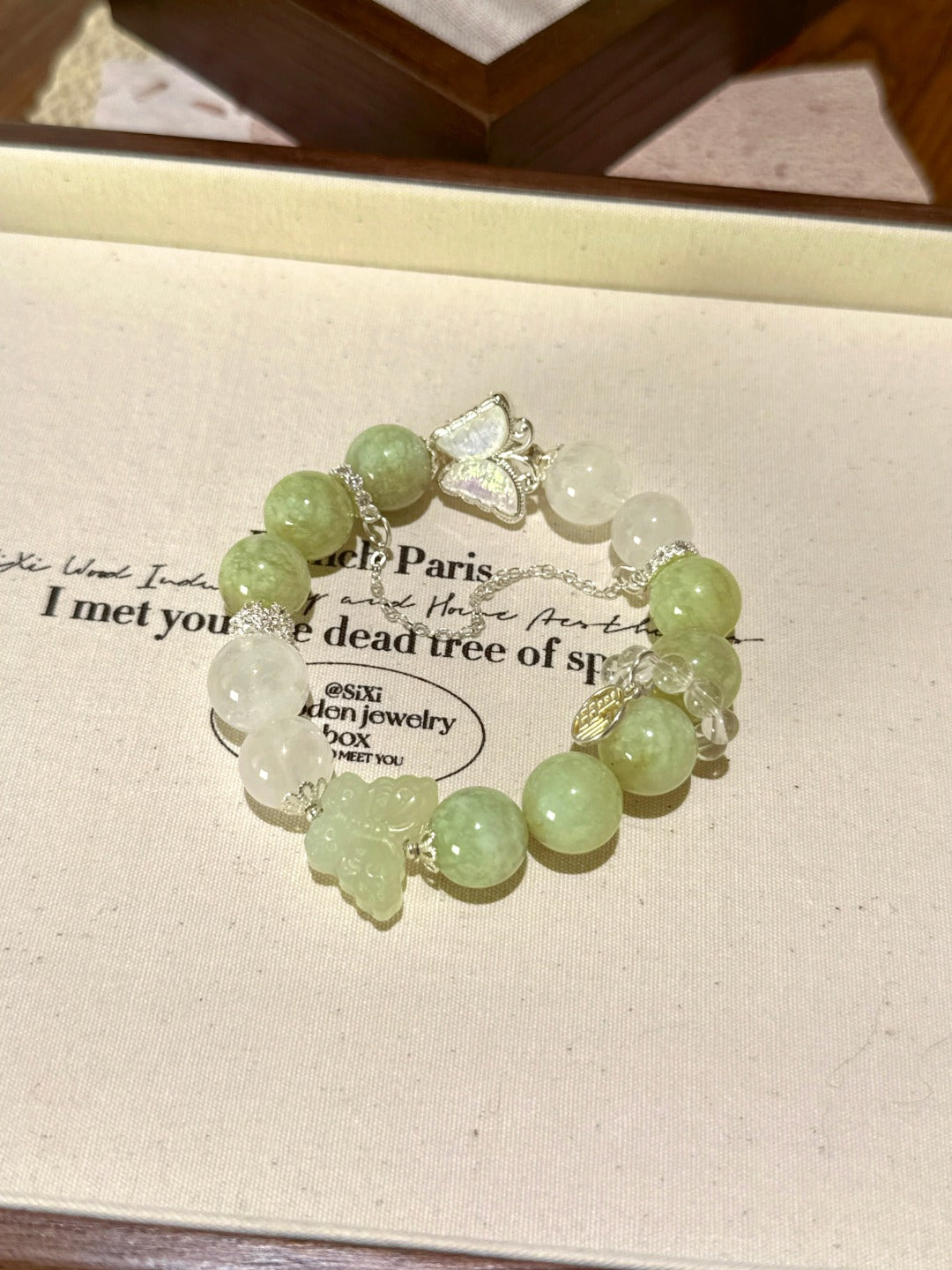 ▫️▪️ Xiuyu white ghost bracelet