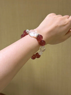 ▫️▪️ Strawberry crystal white ghost white crystal fox fox bracelet
