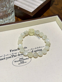 ▫️▪️ White moonshine citrine zakiram bracelet