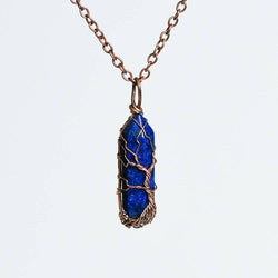 Hexagonal prism double-pointed pendant (blue)